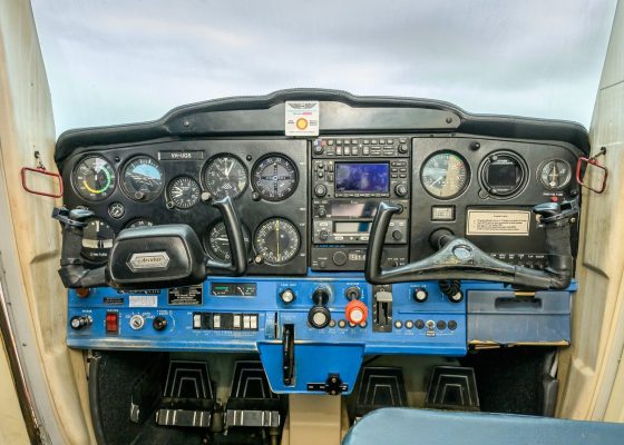 C152A VH-UQS panel