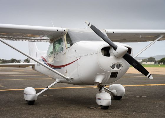 C172M YYX front